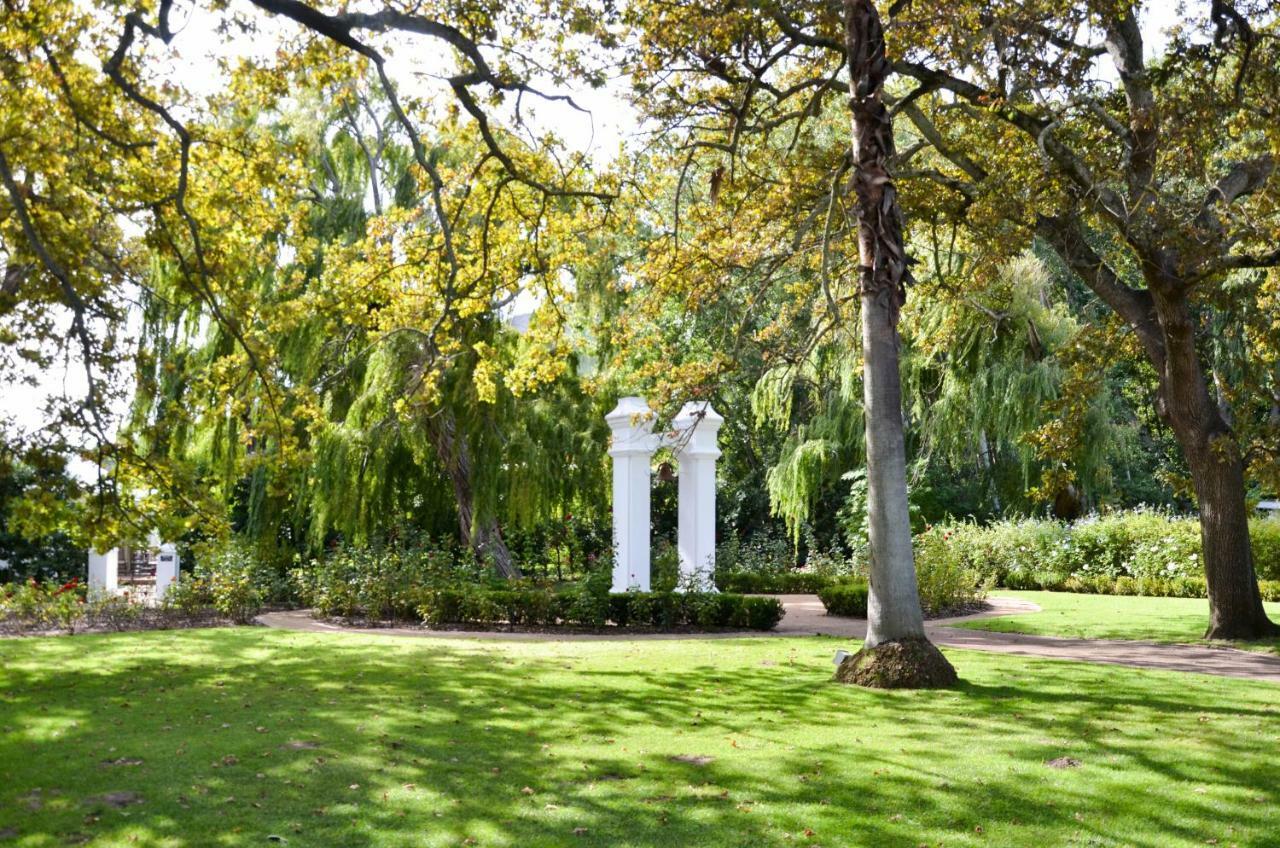 La Paris Estate Hotel Franschhoek Buitenkant foto