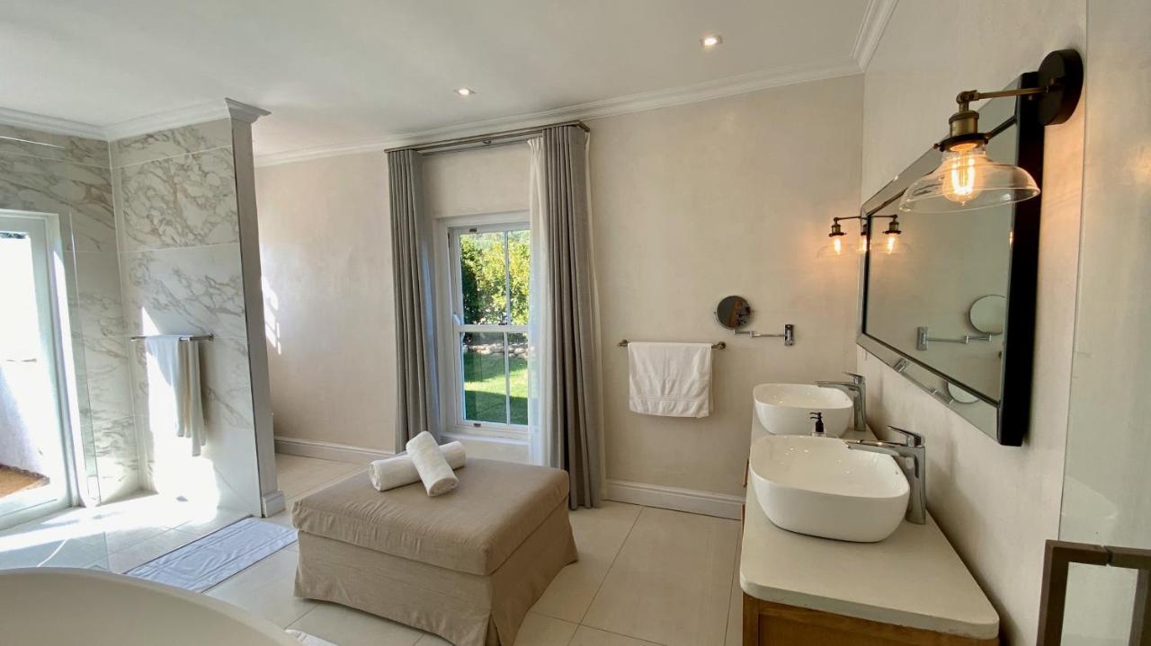 La Paris Estate Hotel Franschhoek Buitenkant foto